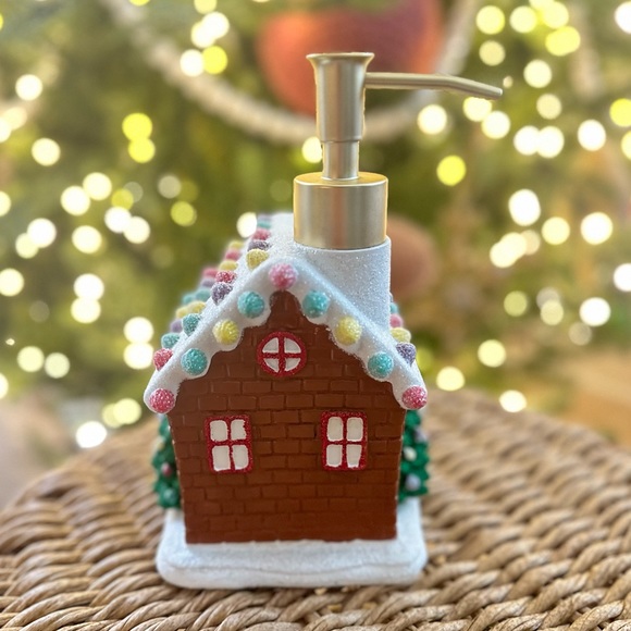 Caro Christmas gingerbread house Santa soap dispenser bathroom kitchen novelty - Picture 6 of 8